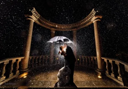 Весільна фотосесія в дощ (весільна фотосесія) Весільна фотосесія в дощ