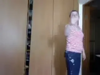Ти ідіот мені що потанцювати можна я ж танцюю (ти ідіот? Мені що потанцювати можна? Я ж танцюю. (Іван гамазеї танцює)) Ти ідіот мені що потанцювати можна я ж танцюю