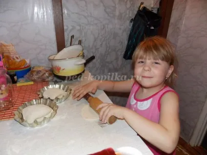 Трудове виховання дошкільників в дитячому саду і в родині (дитячому) Трудове виховання дошкільників в дитячому саду і в родині