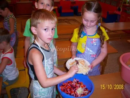 Трудове виховання дошкільників в дитячому саду і в родині (саду) Трудове виховання дошкільників в дитячому саду і в родині