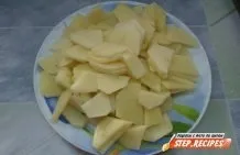 Тушкована картопля з сардельками і сиром в мультиварці покроковий рецепт з фотографіями (тушкований) Тушкована картопля з сардельками і сиром в мультиварці покроковий рецепт з фотографіями
