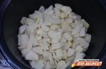 Тушкована картопля з сардельками і сиром в мультиварці покроковий рецепт з фотографіями (тушкований) Тушкована картопля з сардельками і сиром в мультиварці покроковий рецепт з фотографіями