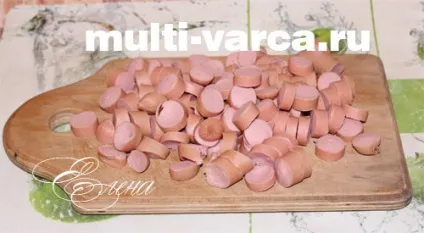 Тушкована картопля з сосисками в мультиварці (сосиски) Тушкована картопля з сосисками в мультиварці