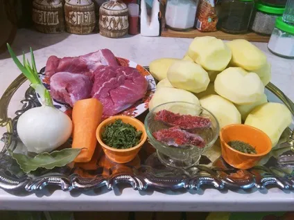 Тушкована картопля з м'ясом - улюблений рецепт, випробуваний часом (покроковий рецепт приготування з (м'ясом) Тушкована картопля з м'ясом - улюблений рецепт, перевірений часом (покроковий рецепт приготування з