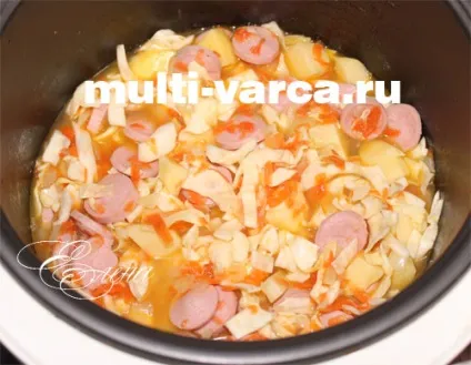 Тушкована картопля з сосисками в мультиварці (мультиварка) Тушкована картопля з сосисками в мультиварці