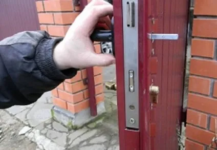 Зручна і практична ручка на хвіртку як правильно підібрати до неї замок і поетапний монтаж (ручка) Зручна і практична ручка на хвіртку як правильно підібрати до неї замок і поетапний монтаж