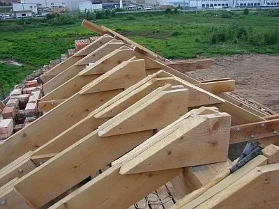 Посилення стропильних конструкцій, як зміцнити і посилити крокви (гаража) Посилення стропильних конструкцій, як зміцнити і посилити крокви