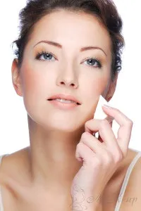 Види і способи нанесення тональної основи на різні типи шкіри, make-up! (Для сухої шкіри) Види і способи нанесення тональної основи на різні типи шкіри, make-up!