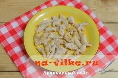 Смачний салат з куркою і сиром фета - рецепт з фото (фета) Смачний салат з куркою і сиром фета - рецепт з фото