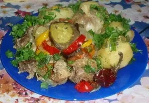 Смачний салат курка з ананасами покроковий фото рецепт (салат курка під ананасами) Смачний салат курка з ананасами покроковий фото рецепт