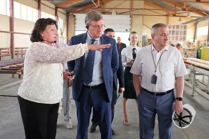 У Нагорська реконструюють лікарню, а в Даровський побудують школу - Константіновкаская правда, газета (реконструюють) У Нагорська реконструюють лікарню, а в Даровський побудують школу - Константіновкаская правда, газета