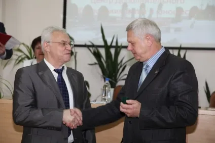 Лікарі науково-дослідного інституту травматології та ортопедії Донецького національного (травматології) Лікарі науково-дослідного інституту травматології та ортопедії Донецького національного