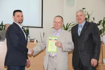Лікарі науково-дослідного інституту травматології та ортопедії Донецького національного (ортопедії) Лікарі науково-дослідного інституту травматології та ортопедії Донецького національного