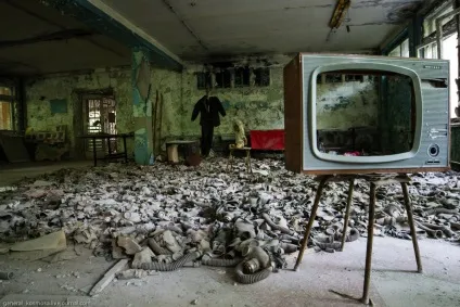 В Прип'ять НЕ легально - чорнобильська зона очима сталкера (чорнобильська) В Прип'ять НЕ легально - чорнобильська зона очима сталкера