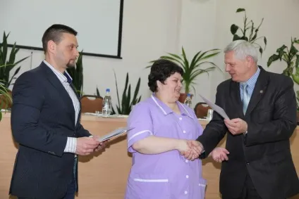 Лікарі науково-дослідного інституту травматології та ортопедії Донецького національного (науково-дослідного) Лікарі науково-дослідного інституту травматології та ортопедії Донецького національного
