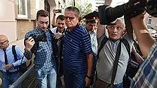 У Татарстані поліцейські застосували табельну зброю під час затримання нетверезого водія - (поліцейські) У Татарстані поліцейські застосували табельну зброю під час затримання нетверезого водія -