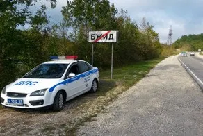 В Югрі звільнили даїшника, який зловив п'яними за кермом свого колегу і відомого лікаря (даішник) В Югрі звільнили даїшника, який зловив п'яними за кермом свого колегу і відомого лікаря