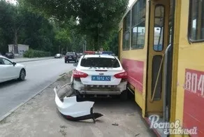 В Югрі звільнили даїшника, який зловив п'яними за кермом свого колегу і відомого лікаря (який) В Югрі звільнили даїшника, який зловив п'яними за кермом свого колегу і відомого лікаря