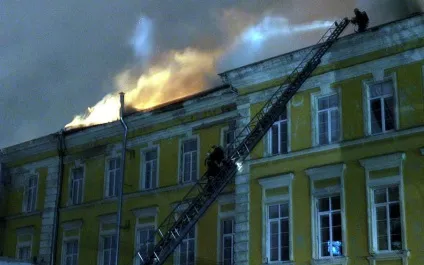 У Твері дотла згоріла дитяча лікарня, де знімали опудало (фото, відео) - новини (дитяча) У Твері дотла згоріла дитяча лікарня, де знімали опудало (фото, відео) - новини