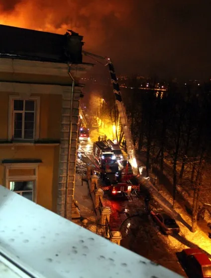 У Твері дотла згоріла дитяча лікарня, де знімали опудало (фото, відео) - новини (лікарня) У Твері дотла згоріла дитяча лікарня, де знімали опудало (фото, відео) - новини