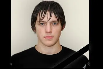 Хокейний клуб авангарd - omck, помер Олексій Черепанов, хокеїст помер на льоду, тому що у лікарів
