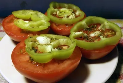 Закуски з помідорами