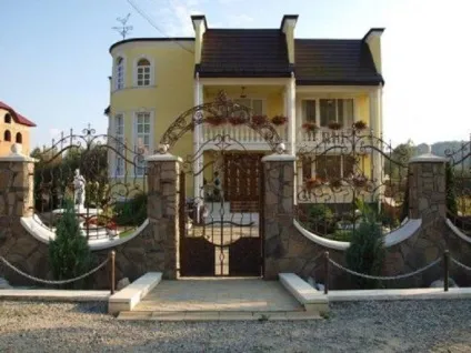 Закарпатська рубль, де все потопає в розкоші (рубль) Закарпатська рубль, де все потопає в розкоші