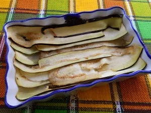 Запіканка з баклажанами і куркою в духовці