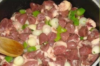 Смажені сердечка курячі з цибулею - рецепти з фото (цибулею) Смажені сердечка курячі з цибулею - рецепти з фото