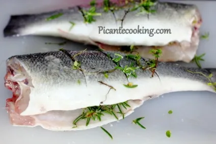 Смажений сібас з травами і часником, picantecooking (розмарин) Смажений сібас з травами і часником, picantecooking