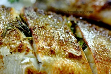 Смажений сібас з травами і часником, picantecooking (чебрець) Смажений сібас з травами і часником, picantecooking