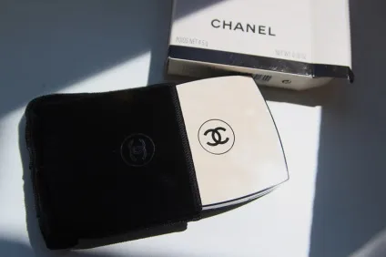 Chanel les beiges healthy glow natural eyeshadow palette, pencil box (glow) Chanel les beiges healthy glow natural eyeshadow palette, pencil box