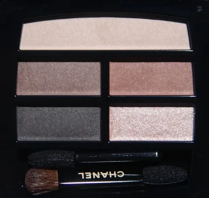 Chanel les beiges healthy glow natural eyeshadow palette, pencil box (glow) Chanel les beiges healthy glow natural eyeshadow palette, pencil box