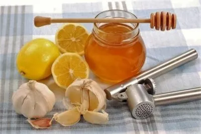 Часник і лимон від холестерину думку лікарів про користь продуктів (часник) Часник і лимон від холестерину думку лікарів про користь продуктів