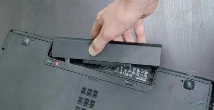 Чистимо клавіатуру ноутбука без сторонньої допомоги поради професіоналів (болтів нижньої кришки пристрою) Чистимо клавіатуру ноутбука без сторонньої допомоги поради професіоналів