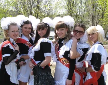 Що носять школярі різних народів світу (світу) Що носять школярі різних народів світу