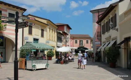 Аутлет Серравалле, серавале, Серавалле, outlet serravalle, шопер (шопінг в Мілані) Аутлет Серравалле, серавале, Серавалле, outlet serravalle, шопер