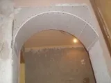 Як вирівняти арку дверного отвору, якщо вона з цементу розчину (дверний проріз) Як вирівняти арку дверного отвору, якщо вона з цементу розчину