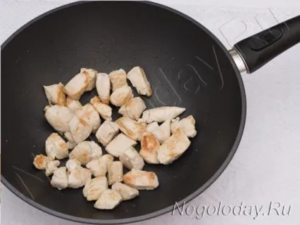 Капуста тушкована з курячою грудкою - шикарне блюдо при всій своїй простоті! (страва) Капуста тушкована з курячою грудкою - шикарне блюдо при всій своїй простоті!