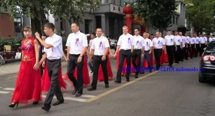 Колективна весілля в Цзяінь (ч (весілля) Колективна весілля в Цзяінь (ч