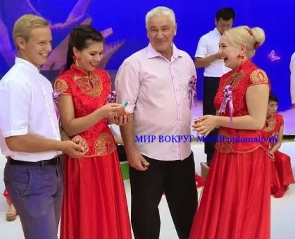 Колективна весілля в Цзяінь (ч (весілля) Колективна весілля в Цзяінь (ч