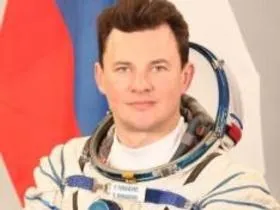 Космонавти на орбіті роблять це