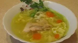 Курячий суп з домашньою локшиною (домашньої) Курячий суп з домашньою локшиною