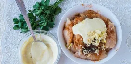 Куряча грудка з картоплею в духовці покроковий рецепт приготування з фото і поясненнями (грудка) Куряча грудка з картоплею в духовці покроковий рецепт приготування з фото і поясненнями