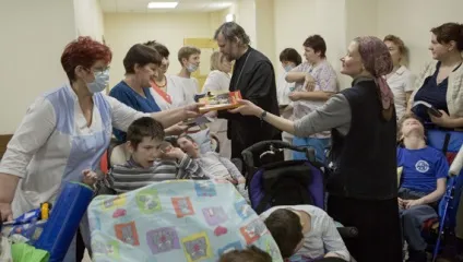 Квартира, лікарня, інтернат - всюди різдвяна радість (радість) Квартира, лікарня, інтернат - всюди різдвяна радість