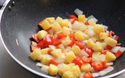 Курка під кисло-солодким соусом - покроковий рецепт з фото на (кухарі) Курка під кисло-солодким соусом - покроковий рецепт з фото на