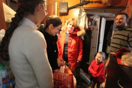 Квартира, лікарня, інтернат - всюди різдвяна радість ( «Даруй радість Різдво») Квартира, лікарня, інтернат - всюди різдвяна радість