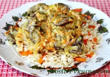 Куряча печінка в сметані на сковороді (сметані) Куряча печінка в сметані на сковороді