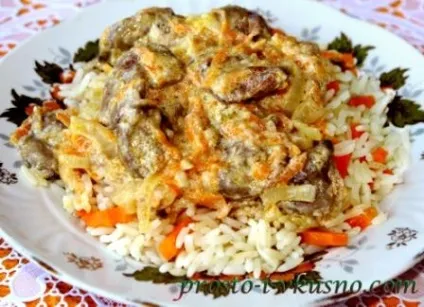 Куряча печінка в сметані на сковороді (куряча печінка в сметані) Куряча печінка в сметані на сковороді