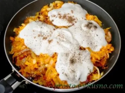 Куряча печінка в сметані на сковороді (куряча) Куряча печінка в сметані на сковороді